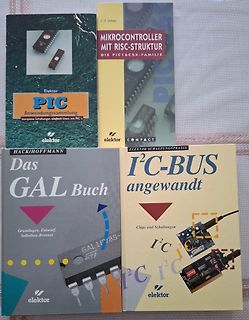 Vier Fachbücher über Mikrocontroller und Elektronik