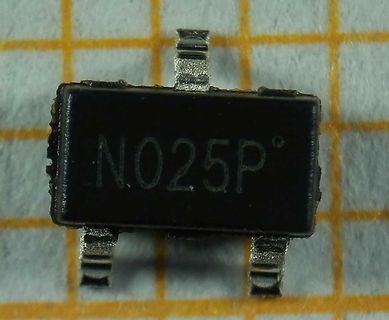 SMD-Bauteil mit der Aufschrift N.025P