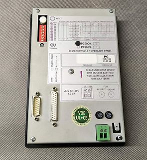 Rückseite einer Bedienkonsole PCS009