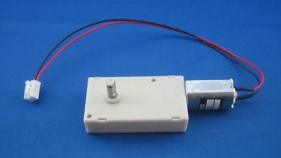 Getriebemotor mit Kabel und Stecker