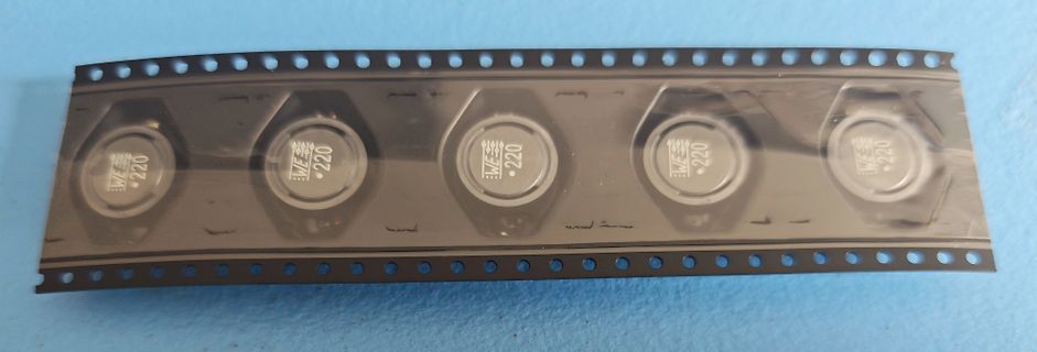 Streifen mit Elektrolytkondensatoren