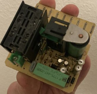 Leiterplatte eines Netzteils mit Bauteilen