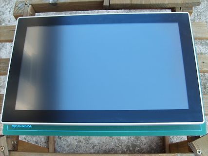 Ecobra Display auf Holzbrett