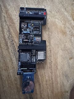 Leiterplatte mit Mikrocontroller und Elektronikkomponenten