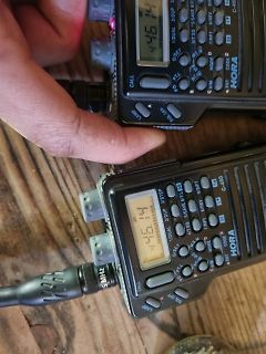 Zwei HORA Funkempfänger mit Display