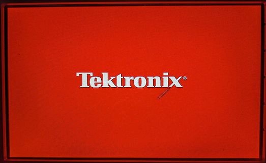 Tektronix Logo auf rotem Hintergrund