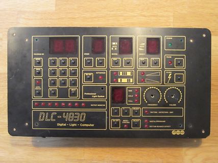 Bedienfeld eines DLC-4830 Digital Light Computer