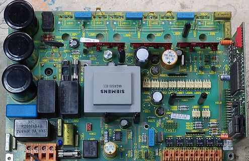 Bestückte Leiterplatte mit Siemens-Bauteil