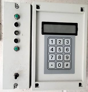 Bedienpanel mit Display und Ziffernblock