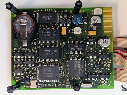 Leiterplatte mit integrierten Schaltkreisen und Speicherchips