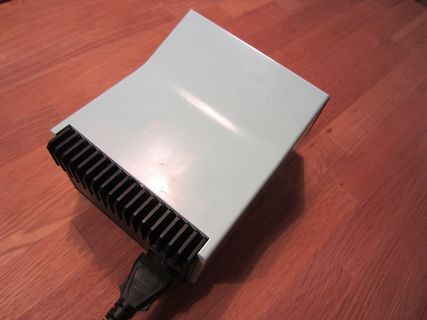 Gehäuse eines elektronischen Geräts mit Kühlrippen