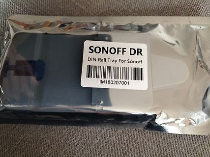 Sonoff DIN Rail Tray in Plastikverpackung