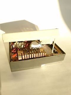 Innenansicht eines elektronischen Geräts mit Kühlkörper