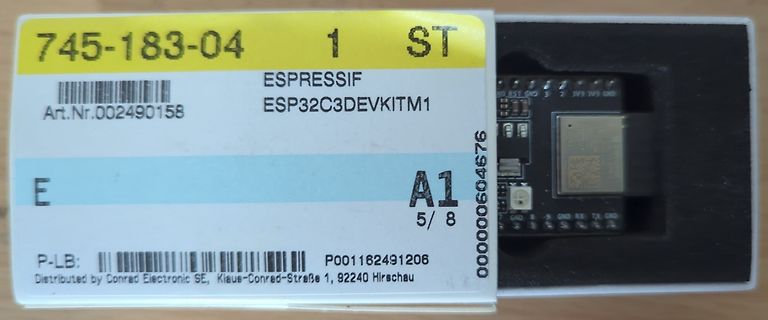 Verpackung und ESP32C3 DevKitM1 Modul