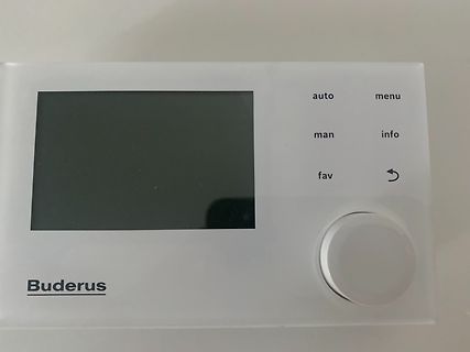 Buderus Bedienpanel mit Display und Tasten