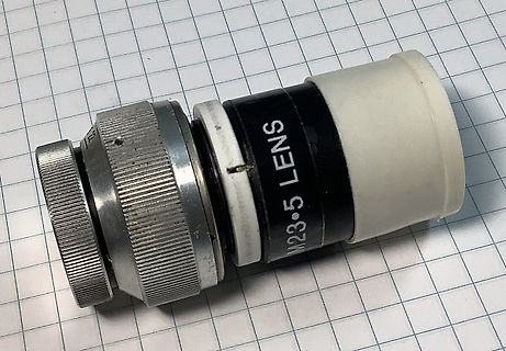 Objektiv mit Aufschrift