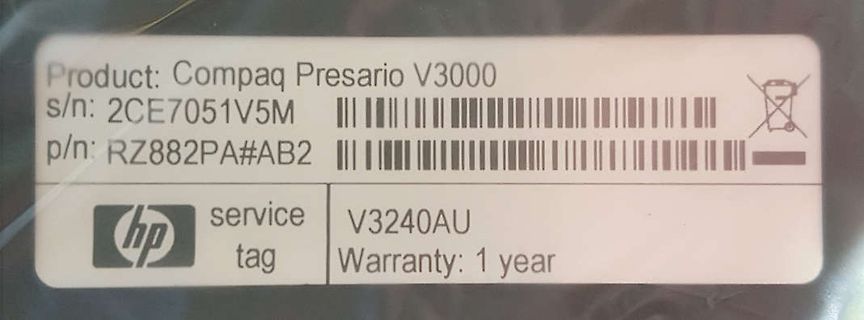 Typenschild eines Compaq Presario Laptops
