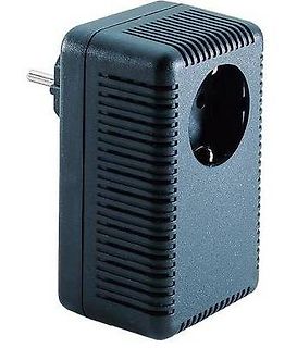 Schwarzer Netzadapter mit Steckdose