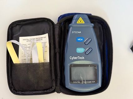 CyberTech Digital Tachometer in Etui