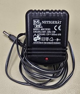 Netzgerät mit Kabel
