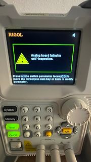 Fehlermeldung auf einem Rigol Oszilloskop Display