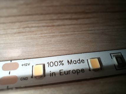 LED-Streifen mit Beschriftung