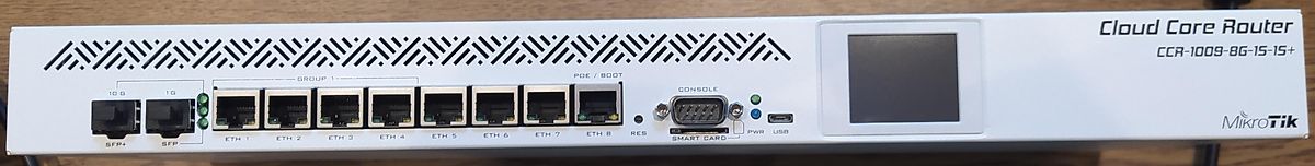 MikroTik Cloud Core Router Frontansicht