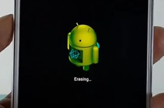Smartphone mit Android-Logo und Text Erasing