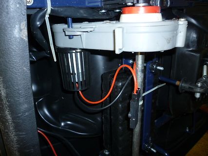 Mechanische Bauteile und Verkabelung eines Geräts
