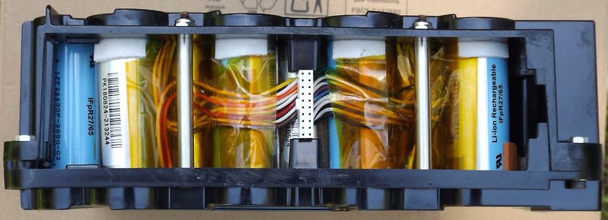 Innenansicht eines Akku-Akkumulators mit Li-Ion Zellen
