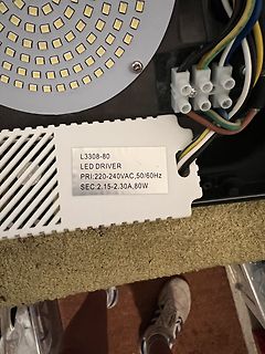 LED-Treiber und LED-Leuchtmittel
