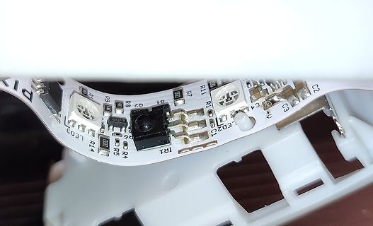 Detailaufnahme einer Leiterplatte mit Bauteilen