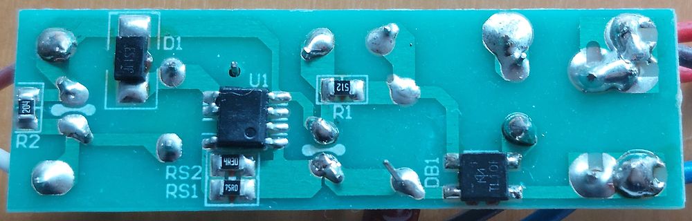 Gelötete Leiterplatte mit elektronischen Bauteilen
