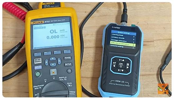 Fluke BT521 Batterieanalysator und HRM-10 Innenwiderstandstester