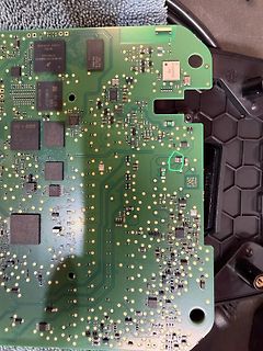 Leiterplatte mit integrierten Schaltkreisen und SMD-Bauteilen