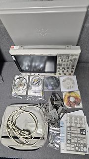 Agilent Technologies Oszilloskop mit Zubehör und CDs