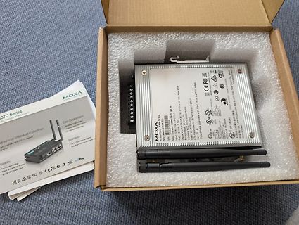 Moxa AWK-3121A Wireless Client in Verpackung