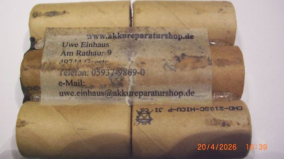 Akkupack mit Kontaktaufkleber