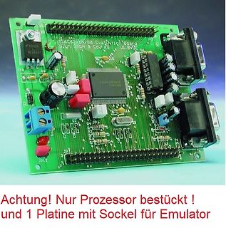 Bestückte grüne Entwicklungsplatine mit Mikrocontroller