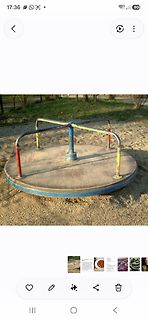 Karussell auf einem Sandplatz