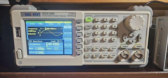Siglent Funktionsgenerator SDG1025