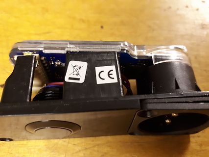 Gehäuse eines elektronischen Geräts mit CE-Kennzeichnung
