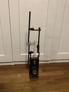 Altes mechanisches Messgerät oder wissenschaftliches Instrument