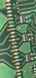 Nahaufnahme einer Leiterplatte mit SMD-Bauteilen