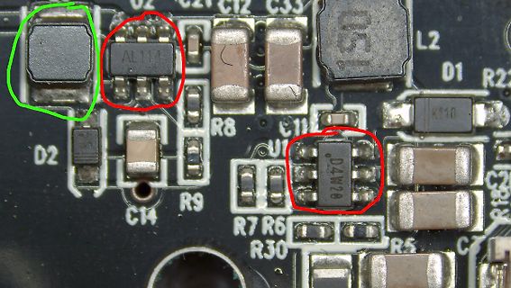 Nahaufnahme einer Leiterplatte mit elektronischen Bauteilen