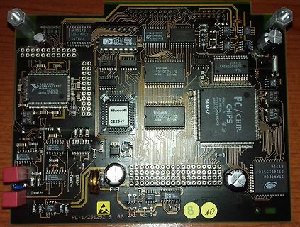 Leiterplatte mit Mikrocontroller und Chips
