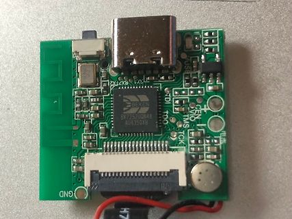 Leiterplatte mit Beken Mikrocontroller und USB-Anschluss