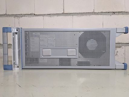 Gehäuse eines Rackgeräts mit Lüftungsgitter