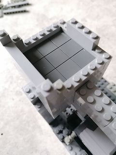 LEGO-Modell aus grauen Steinen