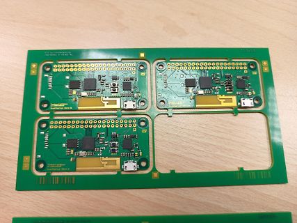 Mehrere Raspberry Pi Zero MH Leiterplatten auf einem Panel